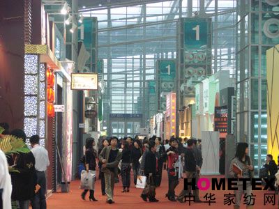 �r(sh��)����Ʒ���c��(chu��ng  )�£����ڇ��H�Ҽ�չ�����