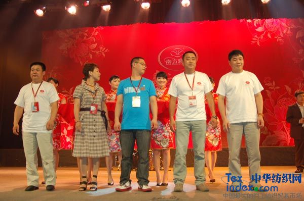 �Ϸ�����ت���(j��ng)�N(xi��o)�̃�(y��u)�㌧ُ�T