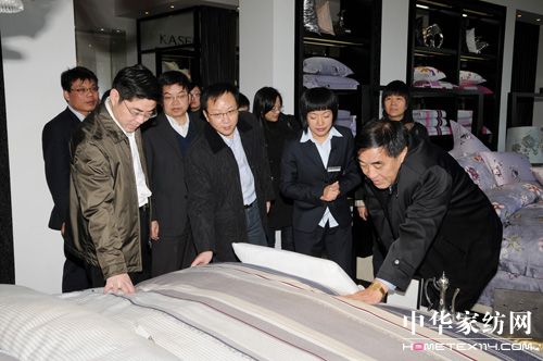 �Pʢ�����ԼҼ�Փ���R���(hu�� )�ں��T(m��n)���_(k��i)