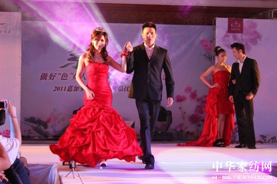 ���á�ɫ��Ů�������ܡ��ʡ�����