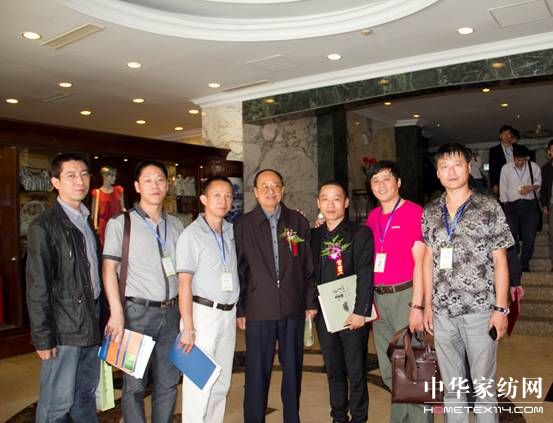 �Ї���(j��ng)����̼�D���c�ɳ��m�l(f��)չ���(hu�� )