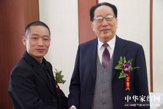 �Ї���(j��ng)����̼�D���c�ɳ��m�l(f��)չ���(hu�� )