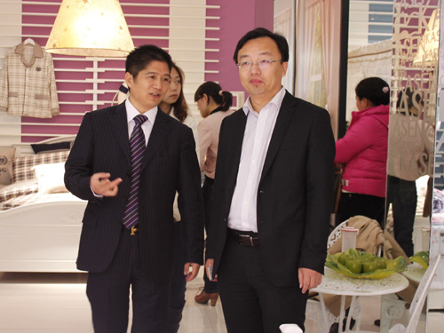 �Pʢ���{�{paisley��׌��(m��ng)���v�w