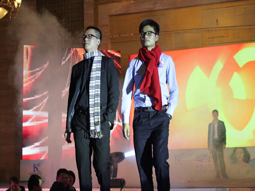 �Pʢ���{�{paisley��׌��(m��ng)���v�w