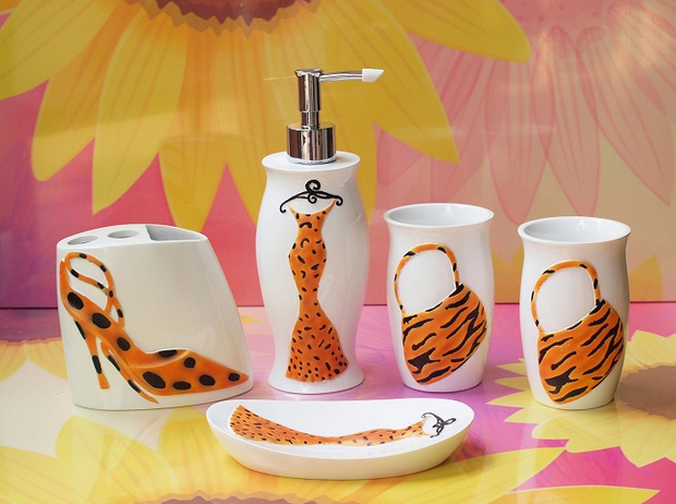 �Ҿ���Ʒ15�����(sh��)֬�lԡ�׼�