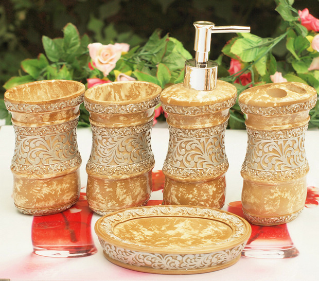 �Ҿ���Ʒ15�����(sh��)֬�lԡ�׼�