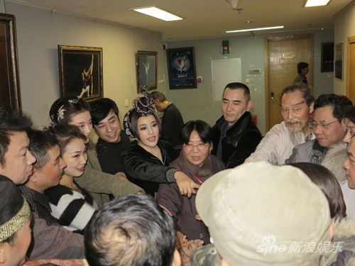 ���ԑc"�L(f��ng)�A�^��"�ؾ�����Ӣ����(ch��ng)