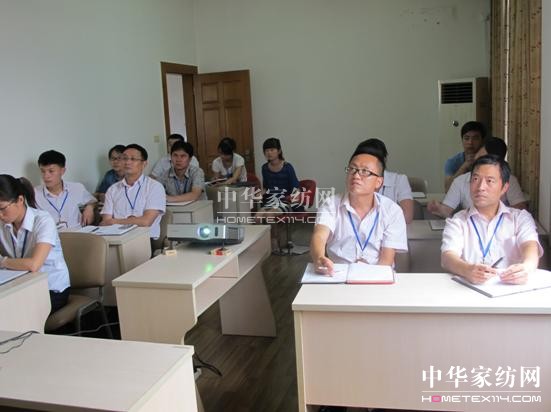 ���Z�żҼ���2013���n�����A(y��ng)��܇(ch��)�󪄡����(d��ng)