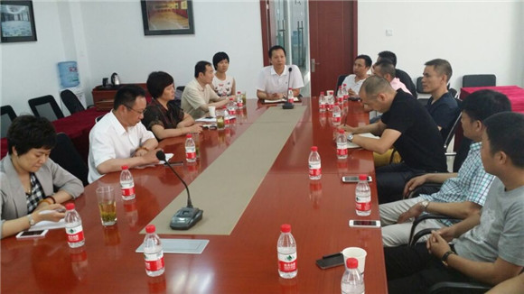 �Ҽ��f(xi��)��(hu�� )�I(l��ng)��ǰ�����ˇ��H�������{��