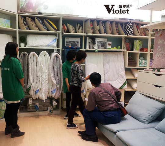 ���_�m2015������Ʒӆ؛��(hu�� )���e��һ������Cɭ��