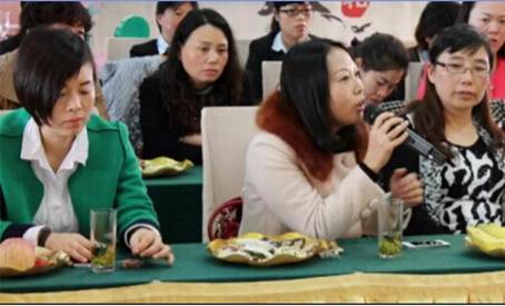 ˍuҼ2015Ʒbp(hu )߽(jng)N(xio)Մ(hu )AM(mn)Y