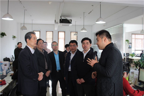 ��ͨ�����f(xi��)��ϯ������һ�����Pʢ�Ҽ��{��