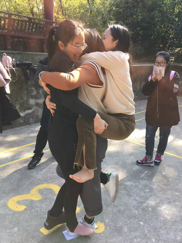 �Pʢ�Ҽ�2017������Ʒȫ��Ѳ����Ӗ��(hu�� )����һվ�ڽ�����ʽ���_(k��i)�Ļ��