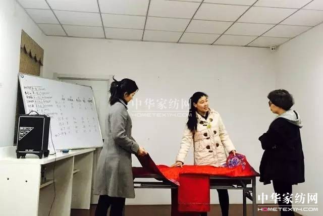 �Pʢ�Ҽ�����Ӣ�Ƽ��S�����(m��ng)��Ⱥ�t����־�ڎp����