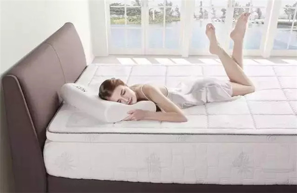 Mlily��(m��ng)�ٺϵ����ҕ������ȫ���㉺˯��