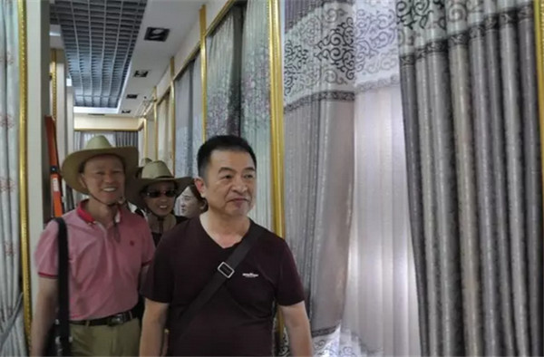 �ຼ�Ҽ�����(zh��)��һ��һ·�����M(j��n)�½�֮������˹վ