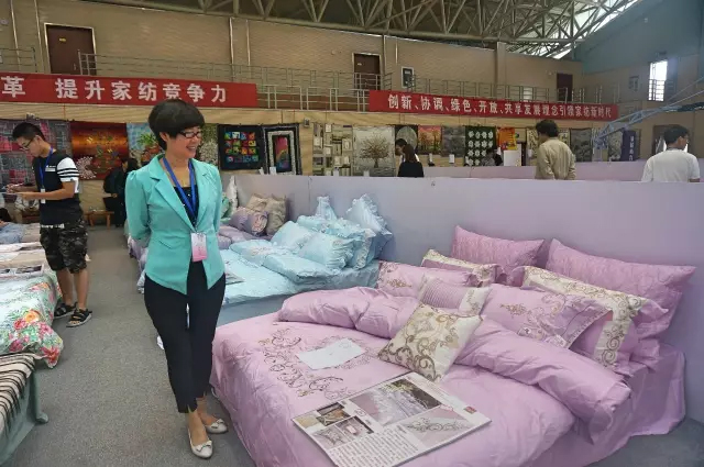 �Ҹ�������ζϯ����ͨ������������300���Ҽ��a(ch��n)Ʒ��Ů�����