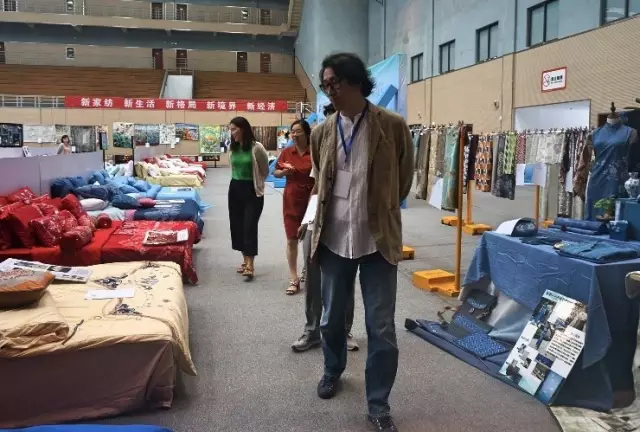 �Ҹ�������ζϯ����ͨ������������300���Ҽ��a(ch��n)Ʒ��Ů�����