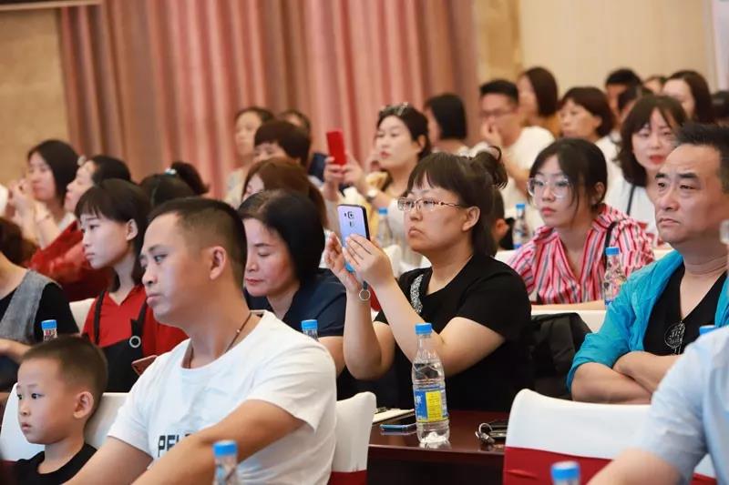 Ʒ•Ҽ2019ﶬƷl(f)(hu )AM(mn)չ